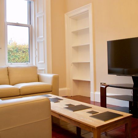 2 Bedroom Flat Off Leith Walk Accommodates 7 エディンバラ エクステリア 写真