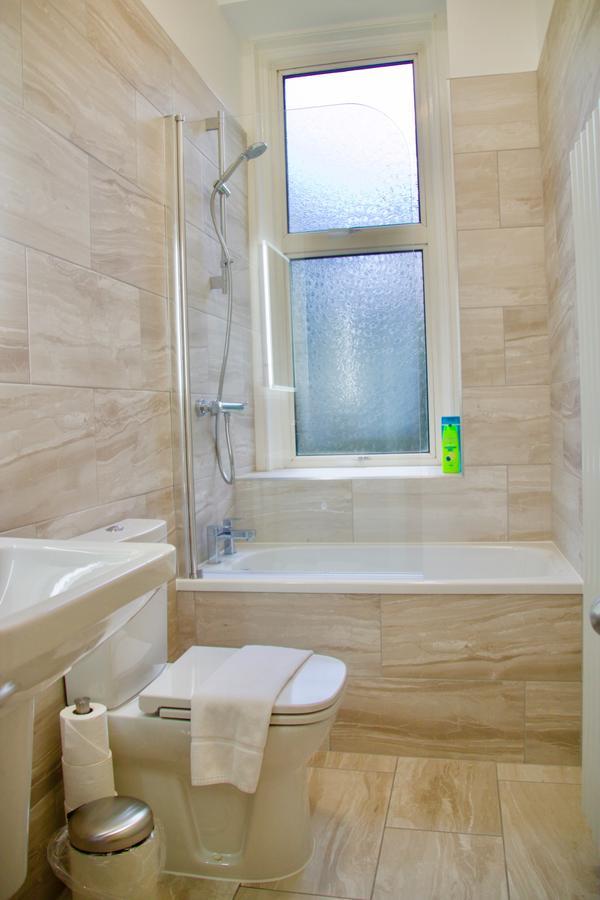 2 Bedroom Flat Off Leith Walk Accommodates 7 エディンバラ エクステリア 写真