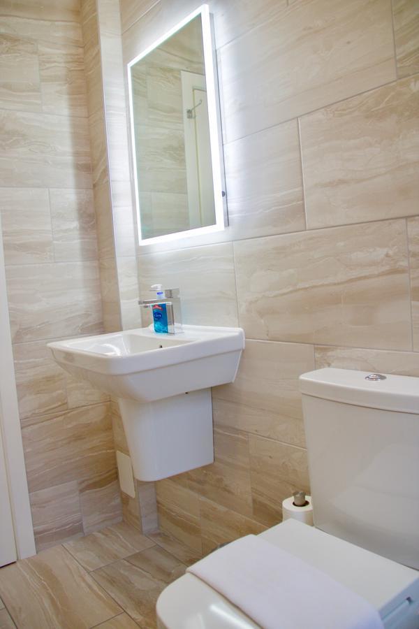 2 Bedroom Flat Off Leith Walk Accommodates 7 エディンバラ エクステリア 写真
